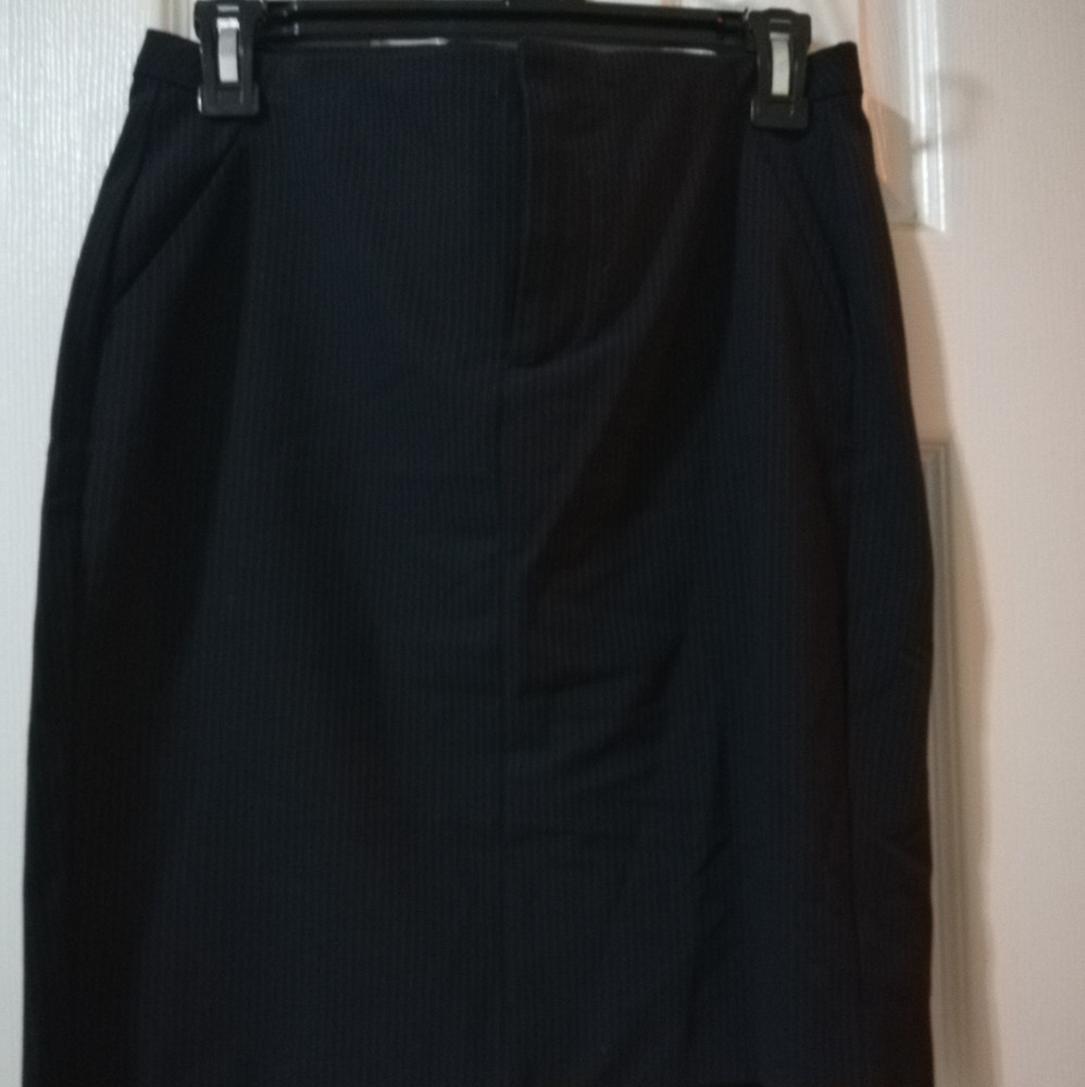 Essential work skirt!